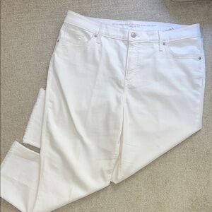 Chico's So Slimming Girlfriend Crop Pants in White 14 Chicos 2.5